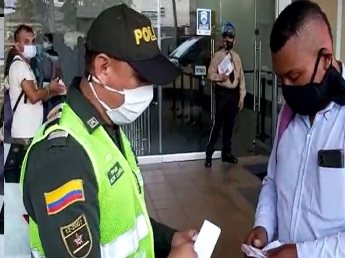 Patrulleros devolvieron $ 2 millones que dejó olvidado un mensajero