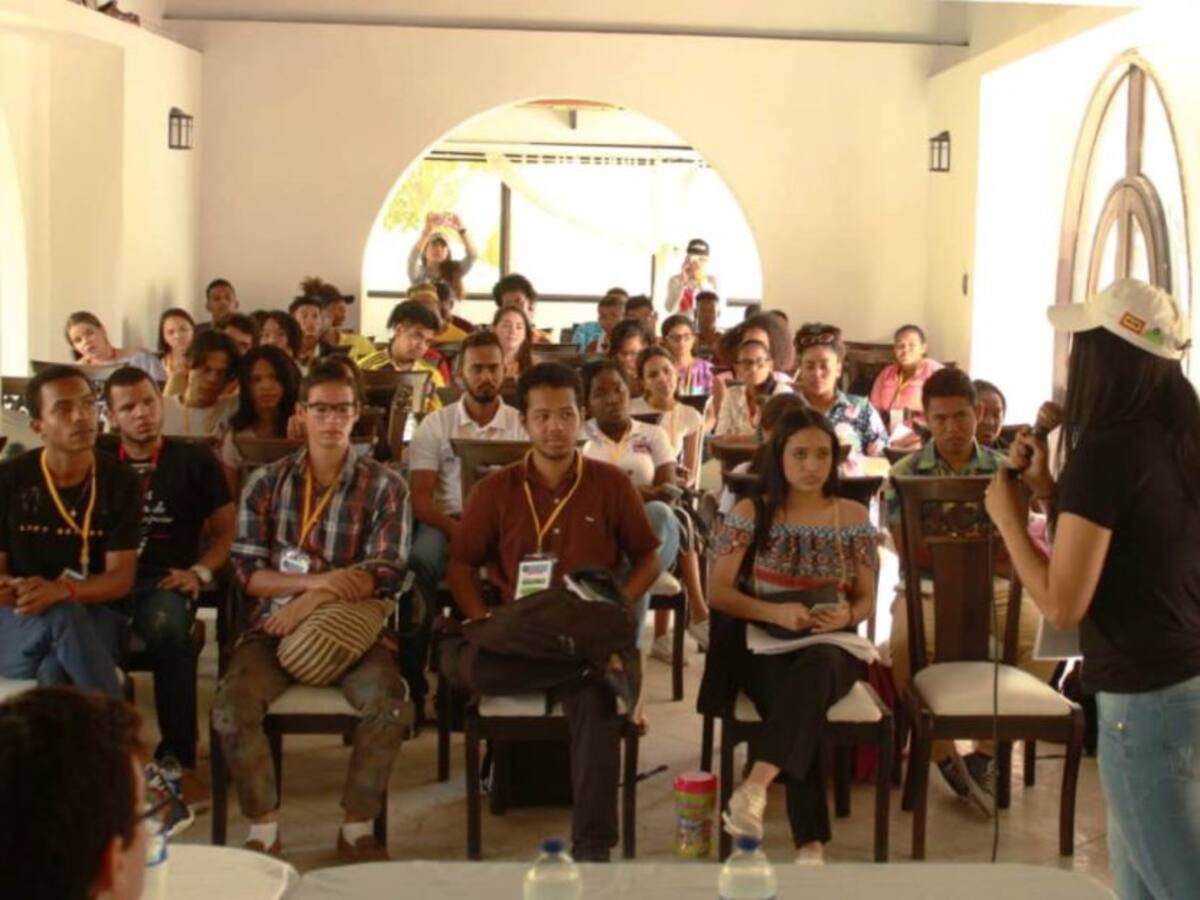 Jóvenes bolivarenses se preparan para construcción de paz en su territorio