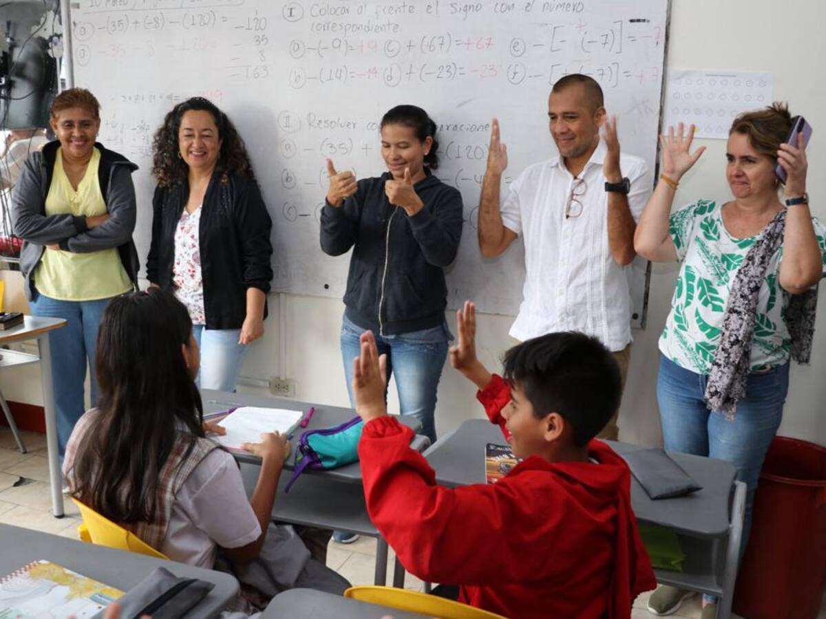 Colegio en Dosquebradas es modelo de inclusión para población no oyente