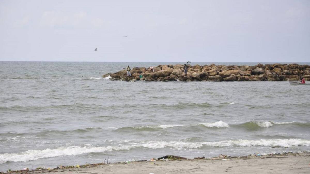 Comerciantes celebran levantamiento de restricción a playas en el Atlántico