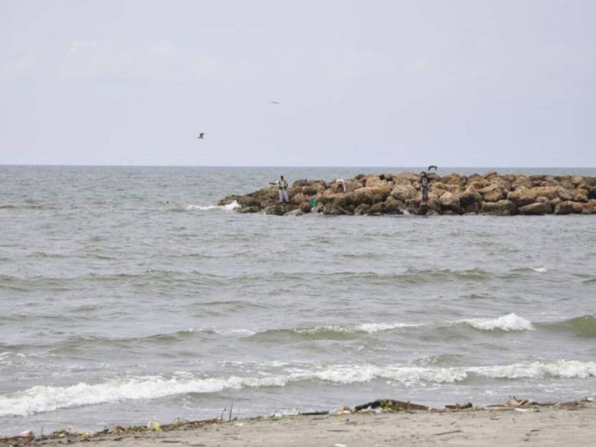 Comerciantes celebran levantamiento de restricción a playas en el Atlántico