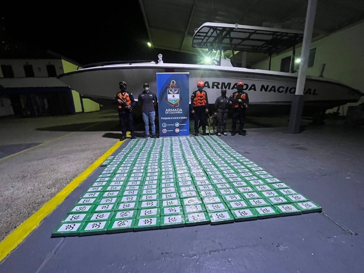 Incautaron cerca de 300 kilos de cocaína a bordo de un velero en Cartagena