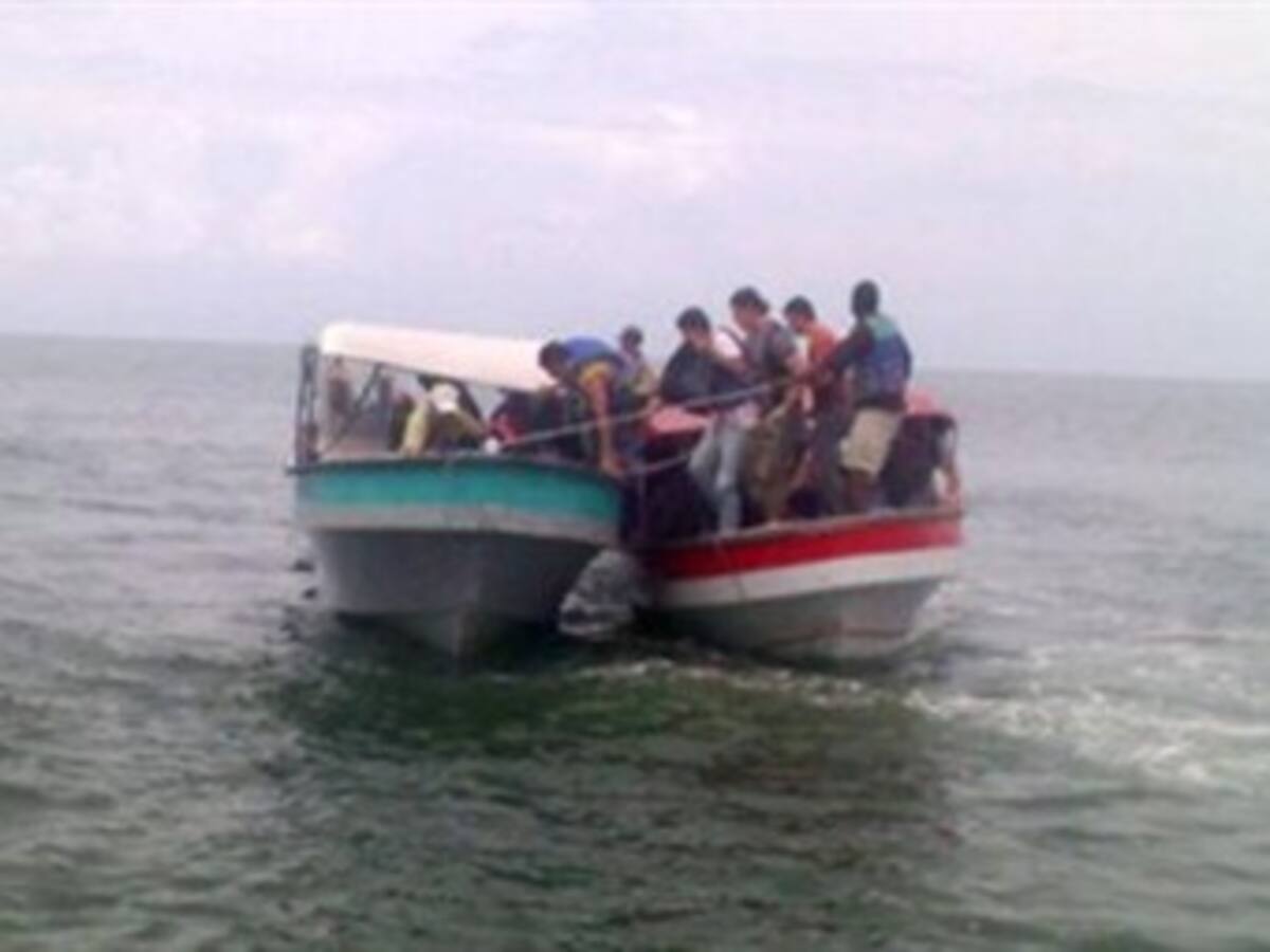 Una menor murió en aguas del pacifico al naufragar la embarcación en la que estaba
