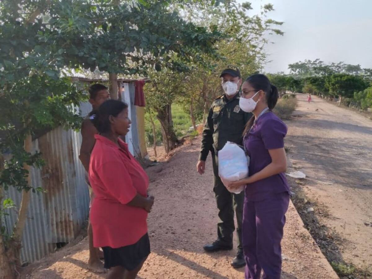 Policía lleva alimentos a zonas apartadas de Magangué, Bolívar