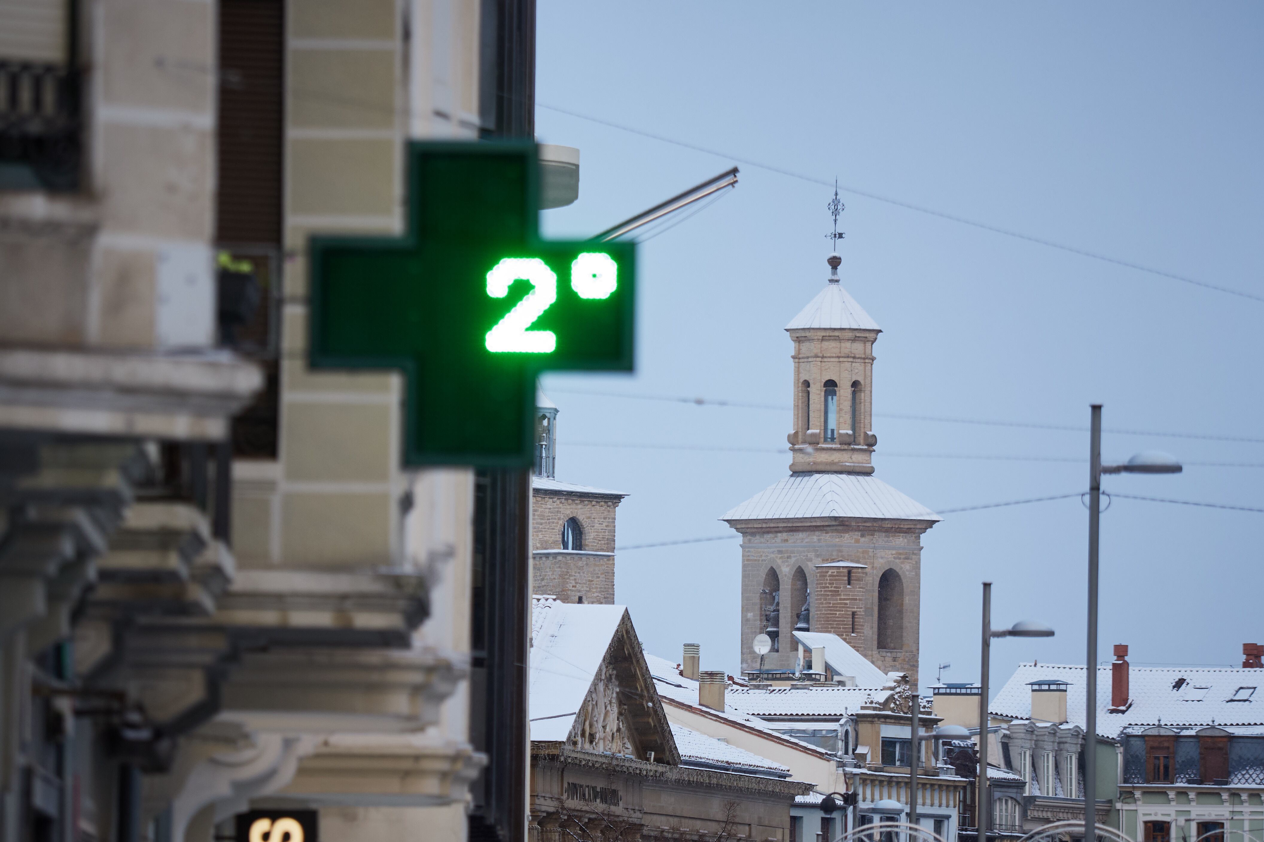La caída en las temperaturas ha causado retrasos en aeropuertos y problemas de movilidad en distintas naciones europeas como Escocia, Países Bajos, Francia, Italia y España.
(Foto:   Eduardo Sanz/Europa Press via Getty Images)