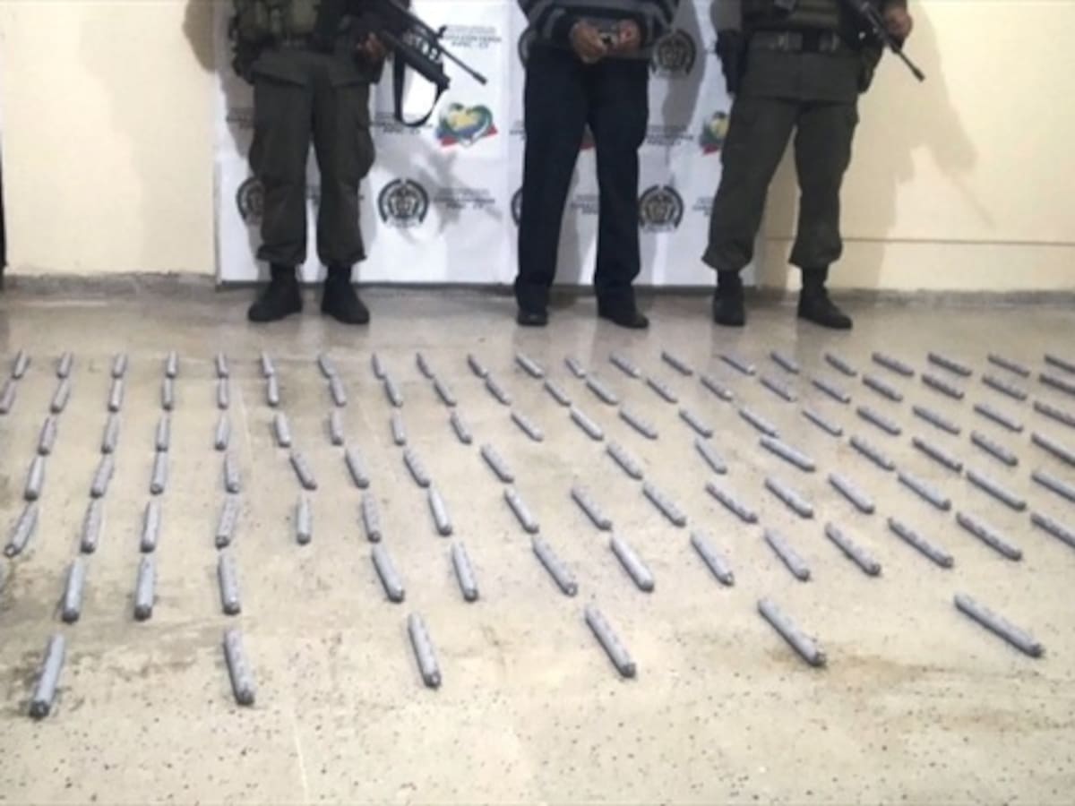 Abandonan 85 barras de explosivo Indugel en lote de Santa Fe de Antioquia