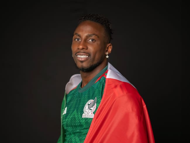 Julian Quiñones, en su bienvenida a la selección de México / Twitter: @miseleccionmx