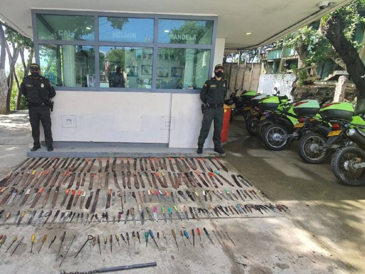 230 armas cortopunzantes incautadas en operativos de Policía en Cartagena