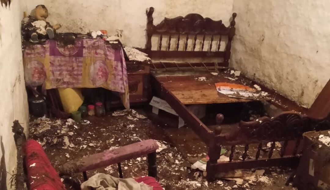 En los municipios de Timana y Suaza se reportan daños en 60 viviendas, deslizamientos de tierra y arboles caídos.