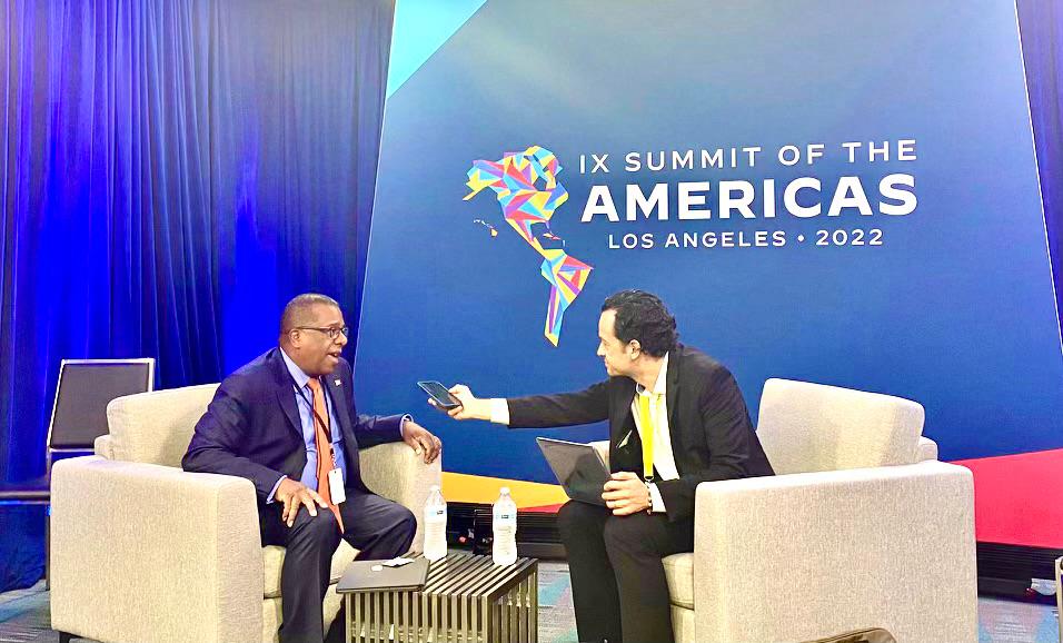 Brian Nichols, subsecretario de Estado para Asuntos del Hemisferio Occidental de Estados Unidos, habló en La W en el marco de la Cumbre de las Américas. Foto: Ismael Triviño.