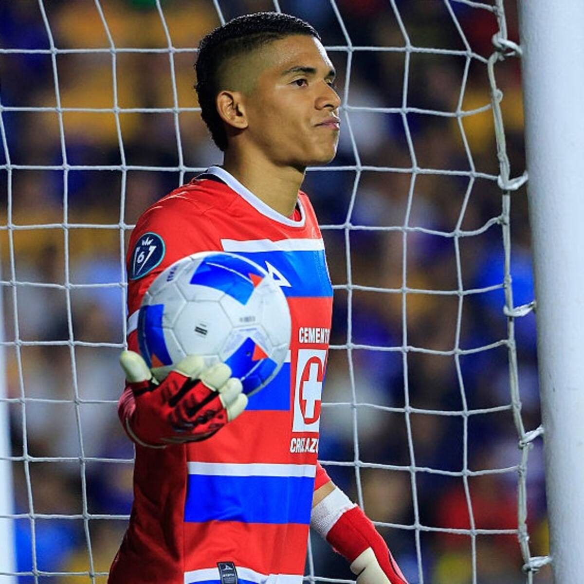 Técnico de Kevin Mier sale en su defensa por errores del colombiano con Cruz Azul