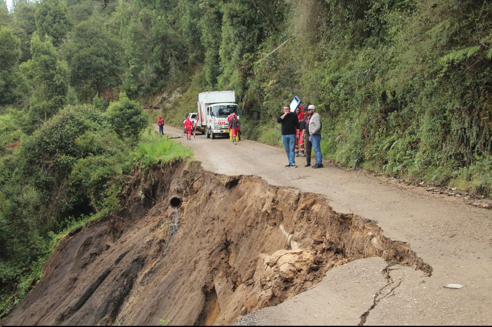 Así quedó la vía tras la contingencia presentada el pasado 17 de abril en el municipio de Ventaquemada / Foto: Alcaldía de Ventaquemada.