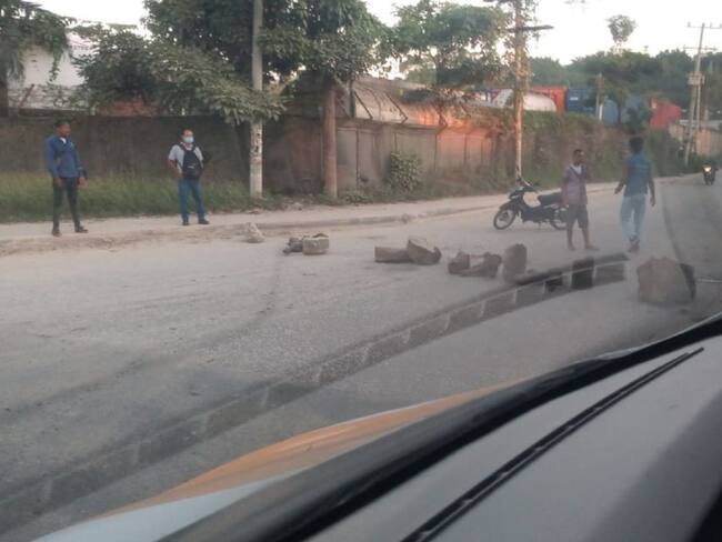 Los habitantes realizaron una manifestación ante el mal estado de la malla vial por el constante paso de vehículos pesados
