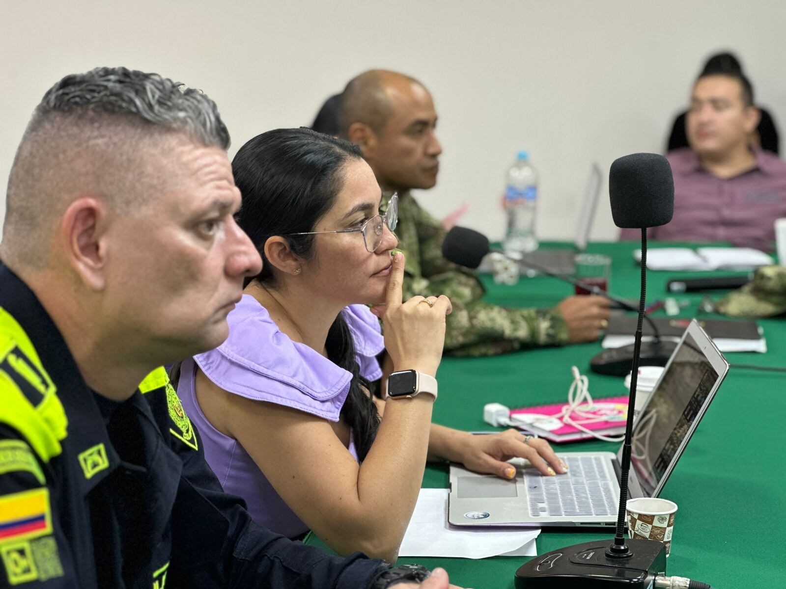 Los bloqueos por parte de la comunidad se reportaron en la zona del municipio de Timaná y Palermo.