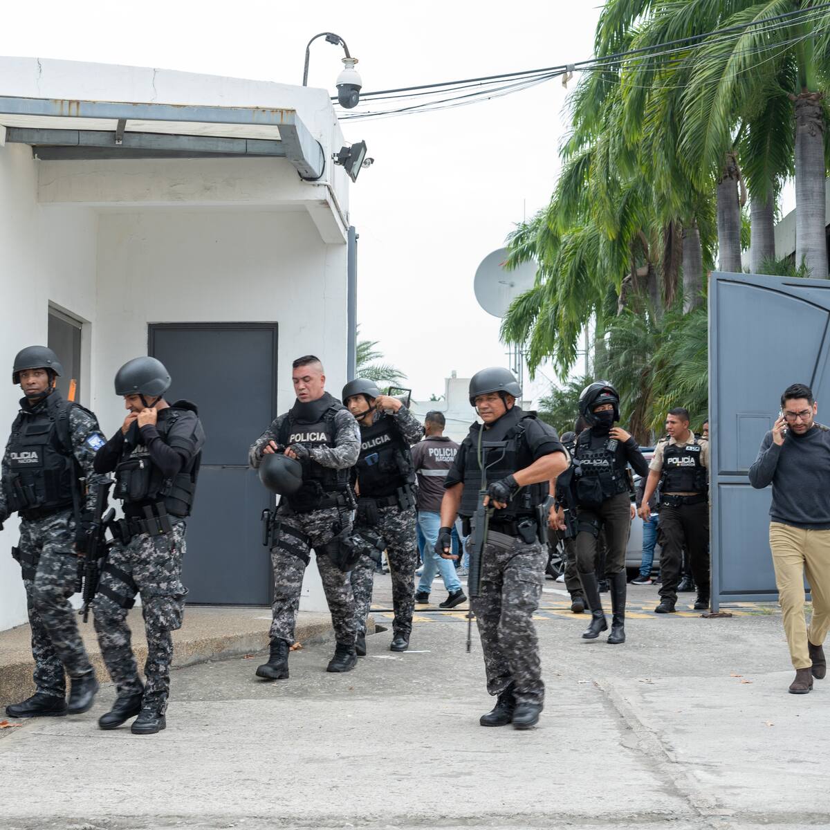 Al menos 10 personas muertas en la ola de violencia en Ecuador