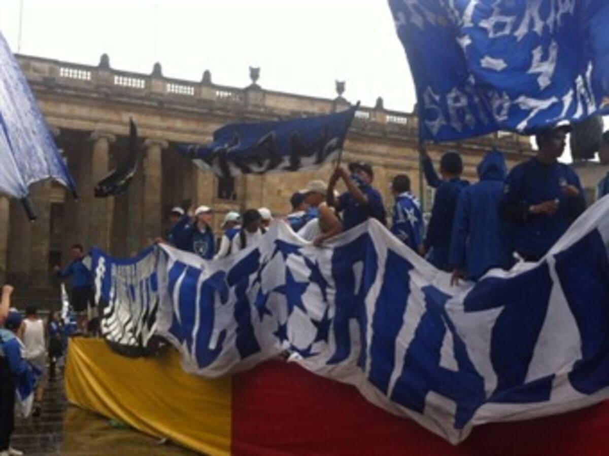 Disturbios de hinchas de Millonarios en Bogotá deja 23 heridos