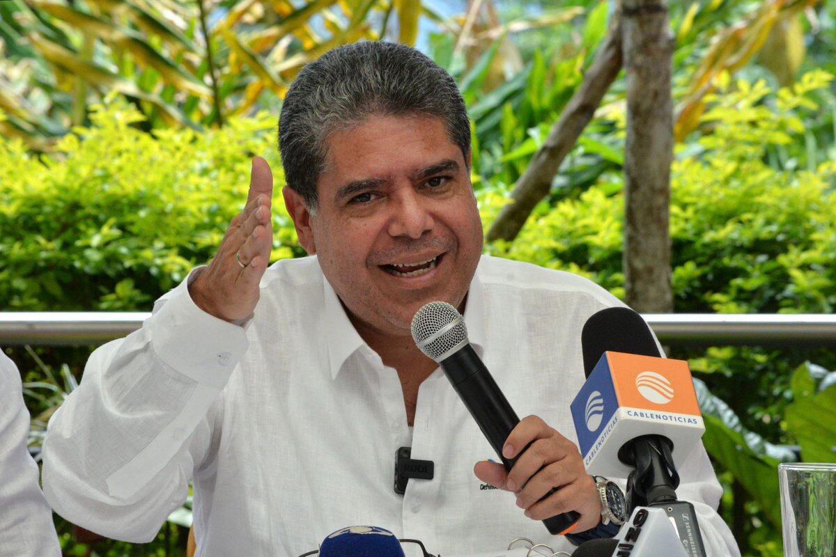 Indicó que es vergonzoso cómo avanza el proceso de reconstrucción luego de cerca de seis años.