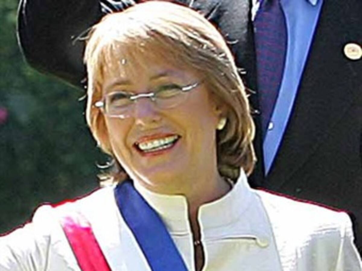 Bachelet alcanzó en enero aprobación récord del 83% de los chilenos