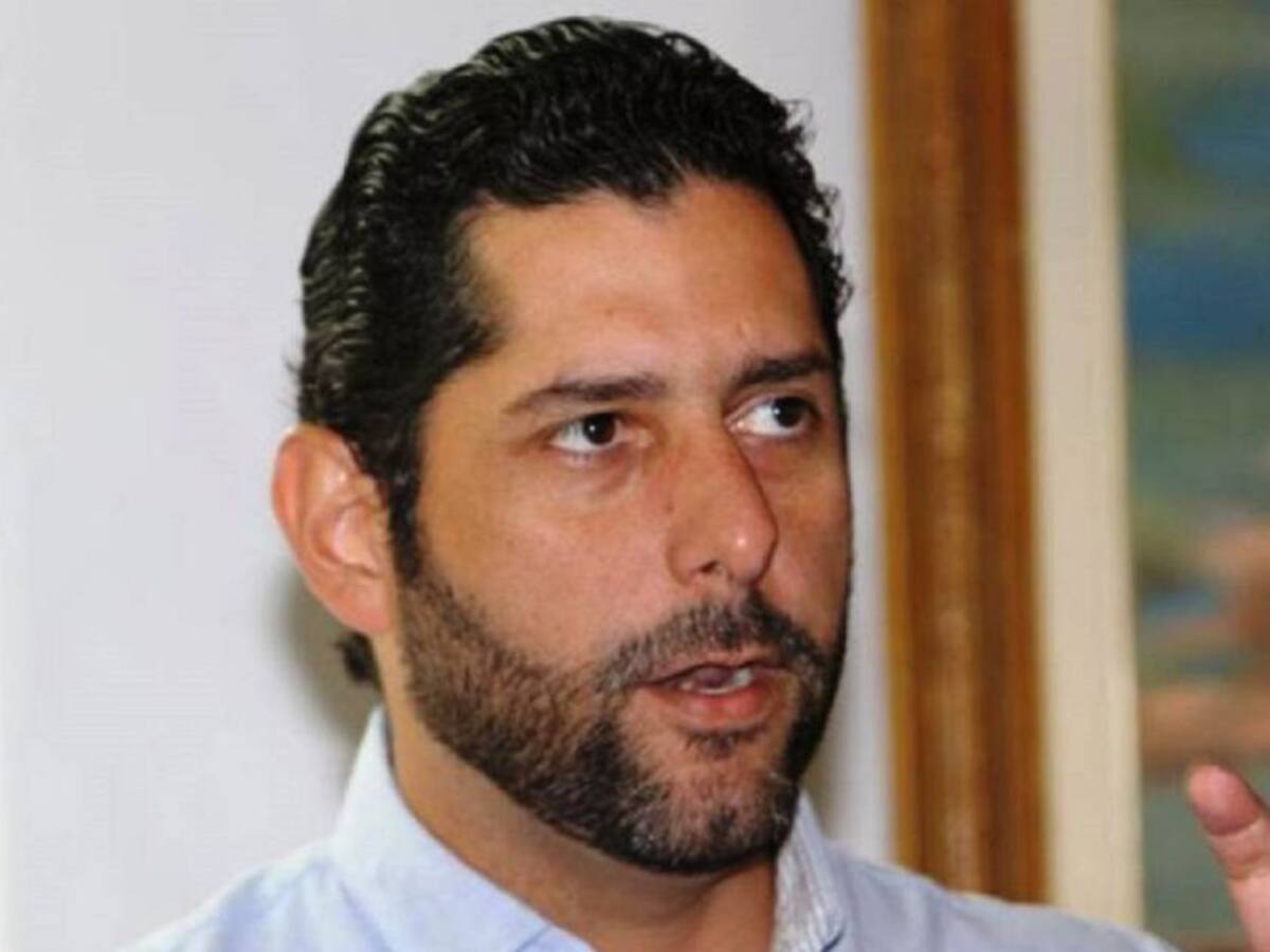 Sancionan a Dionisio Vélez por irregularidades en obras de centros de salud