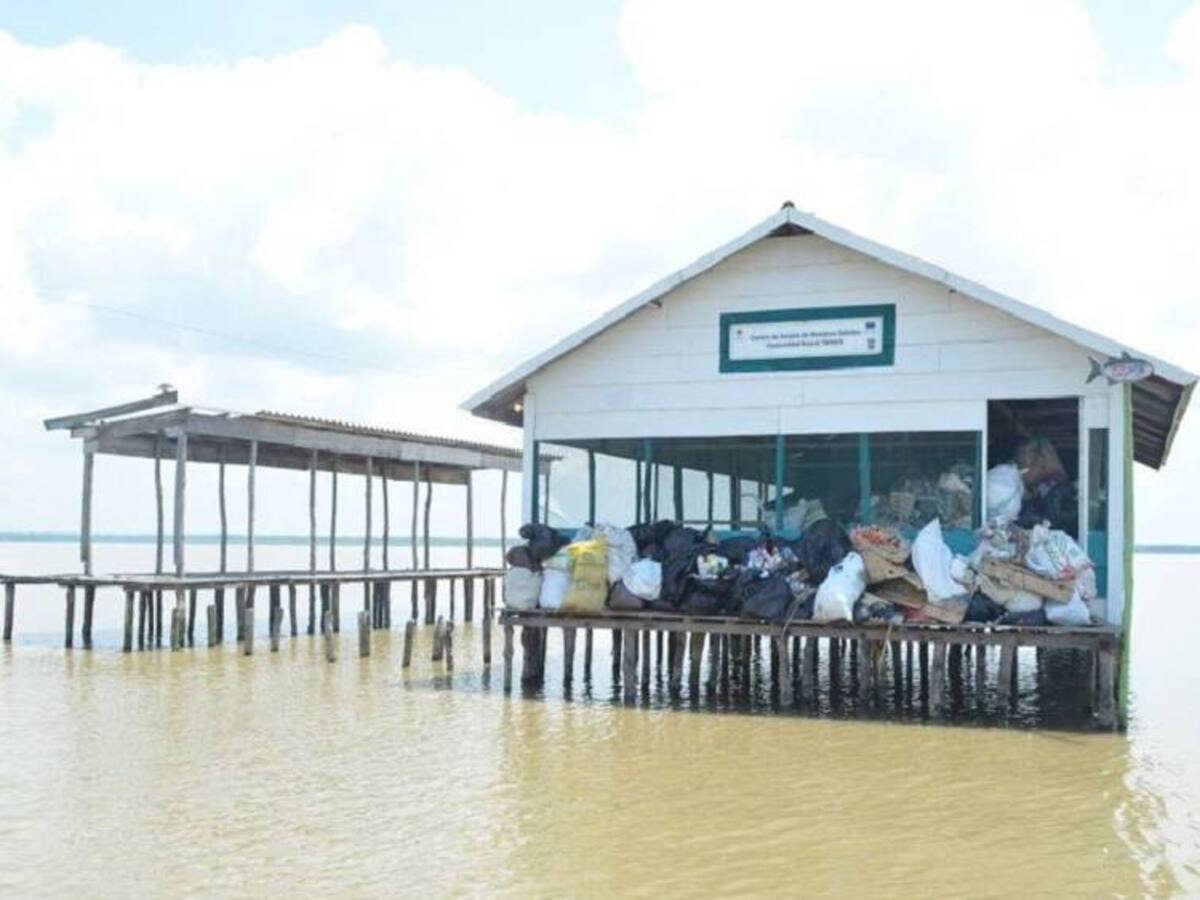 Pueblos de la Ciénaga Grande, inundados de basuras