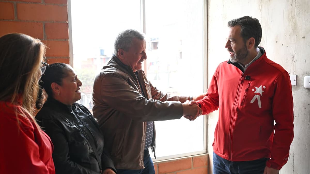 200 familias recibieron vivienda nueva en Bogotá: Administración Galán ha otorgado 37.000 subsidios