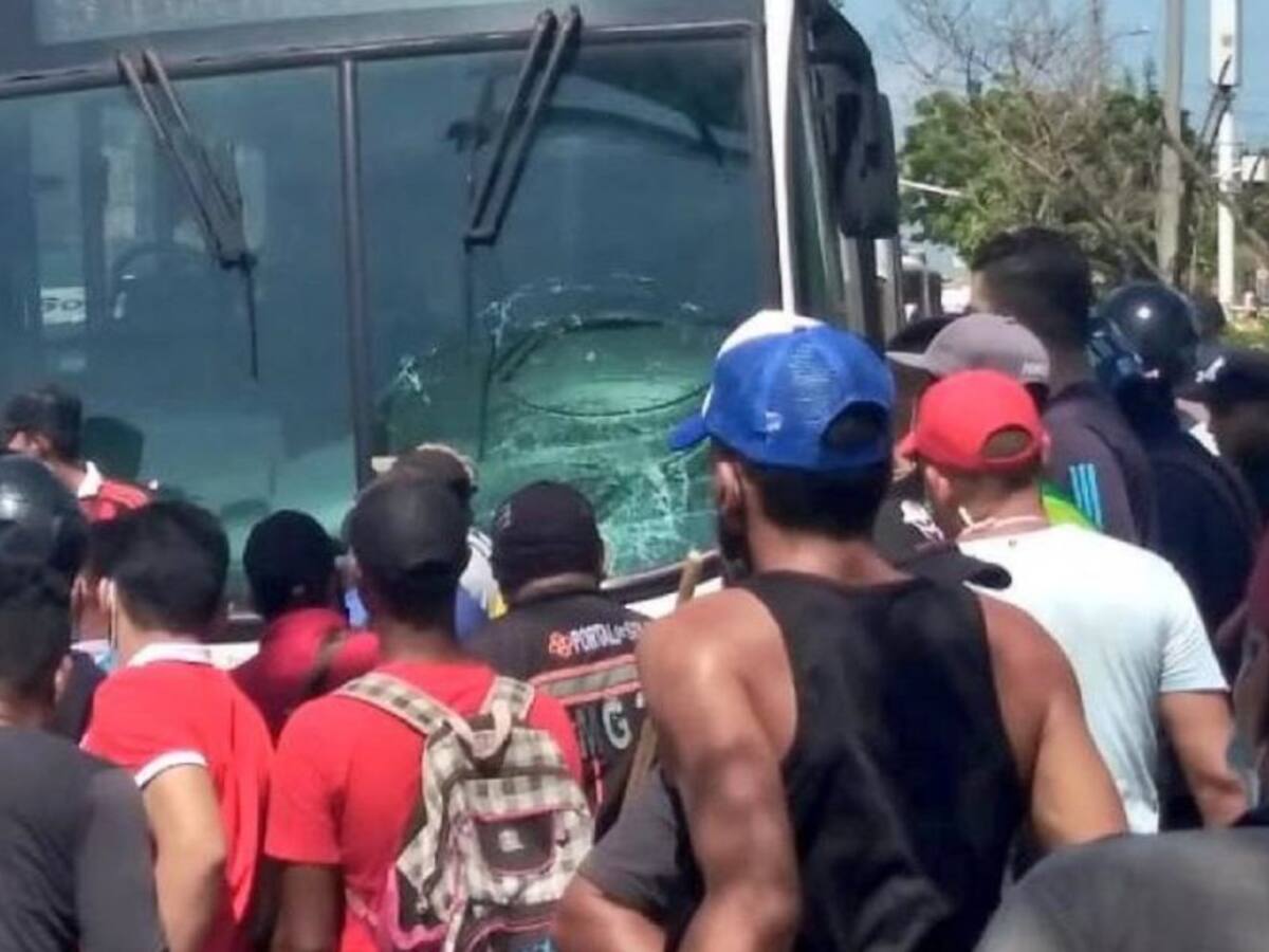 Muere mujer tras accidente de tránsito entre una moto y bus de Transmetro