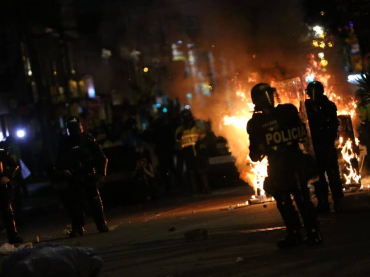 (Fotos) Nueva jornada de protestas en Bogotá contra la Policía