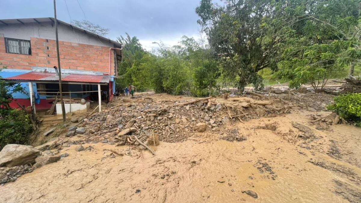 Evacuación oportuna de varias casas, evitó una tragedia en Fredonia