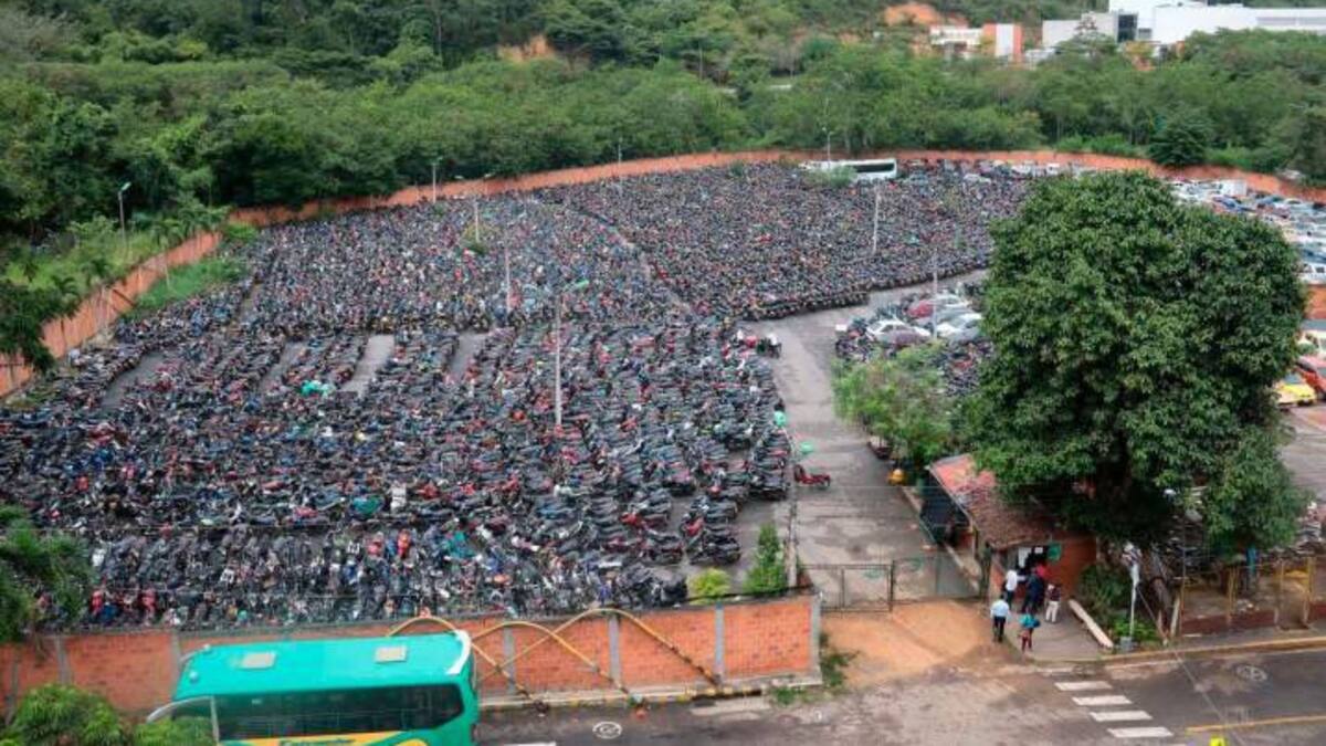 Denuncian el robo de 3.000 carros y motos en los patios de Tránsito en Bucaramanga