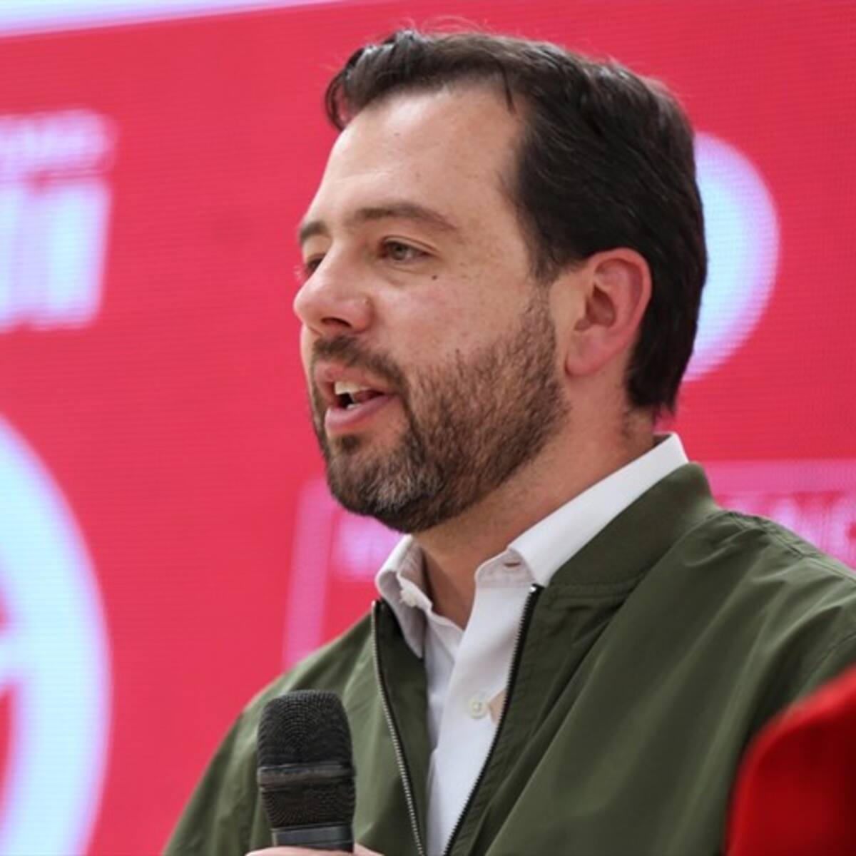 Las preguntas de la ‘nena’ a Carlos Fernando Galán: ¿Cómo va atacar el bullying?