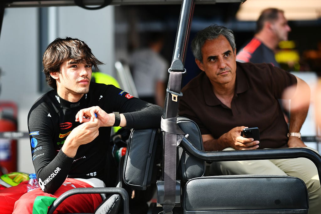 Sebastián Montoya, piloto de Fórmula 2, y su padre, Juan Pablo Montoya / Getty Images