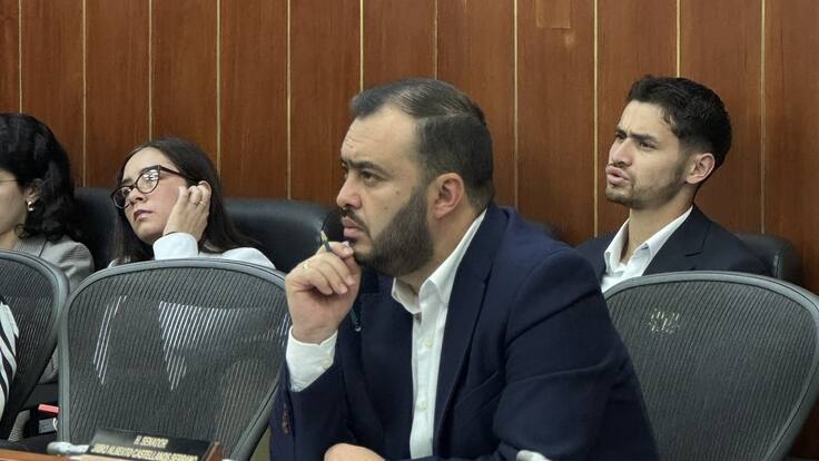 Senador que quiere “sepultar” la tributaria negó haber presionado por puestos en la Dian