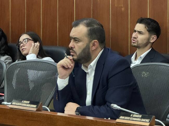 Senador que quiere “sepultar” la tributaria negó haber presionado por puestos en la Dian