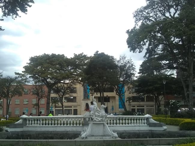 Listo convenio para la instalación del alumbrado navideño en Ibagué