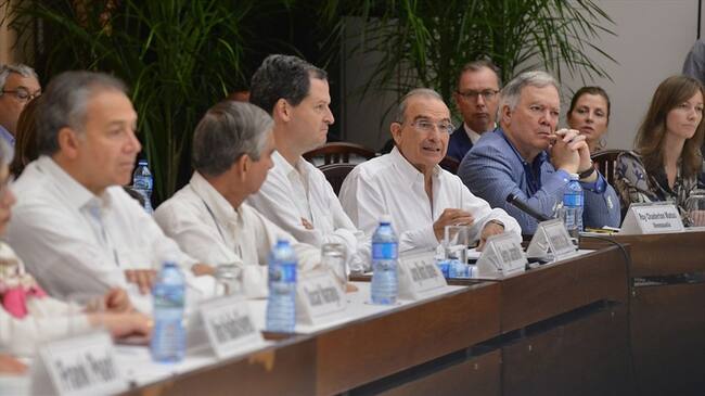 Negociadores del Gobierno. Foto: Colprensa