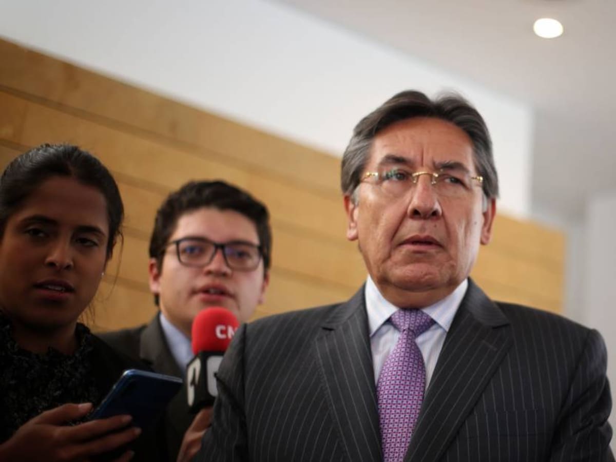 Exfiscal Néstor Humberto Martínez: Comisión de la Verdad no me consultó