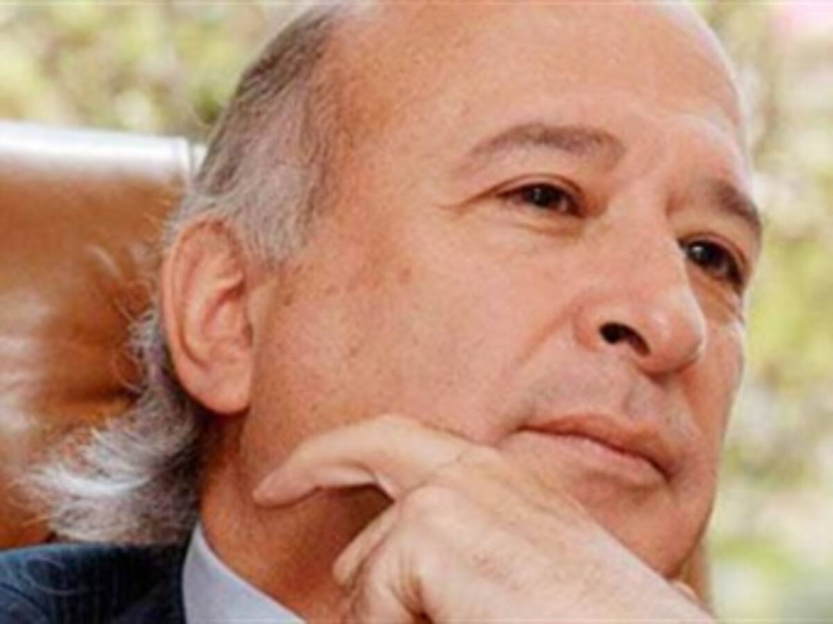 Confirman llamado juicio a Sabas Pretelt por 'yidispolítica'