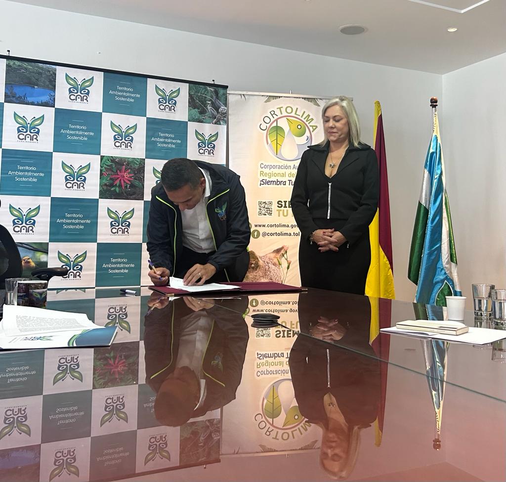 CAR y Cortolima firman acuerdo para Plan de Manejo de la Cuenca del Río Sumapaz