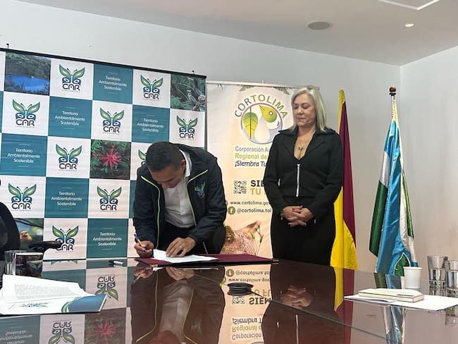 CAR y Cortolima firman acuerdo para Plan de Manejo de la Cuenca del Río Sumapaz