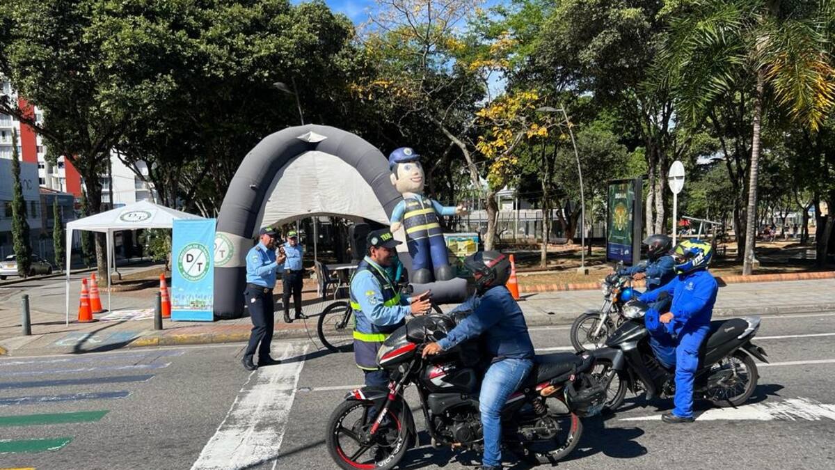 Alféreces rechazan denuncia de robo exprés de vehículos