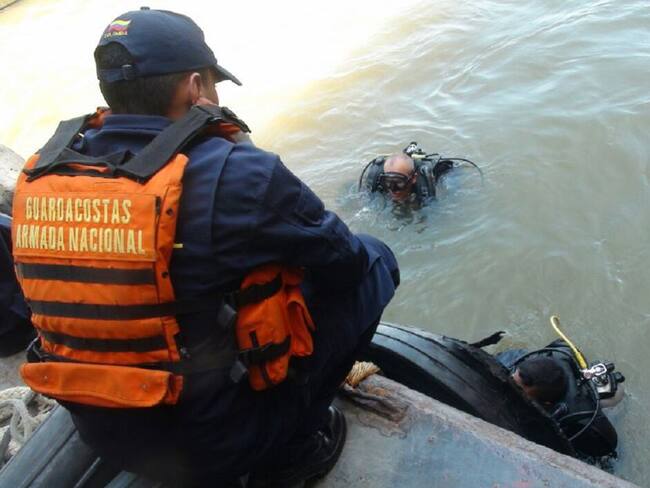 La Armada encontró dos cuerpos sin vida en la zona de naufragio en Chocó