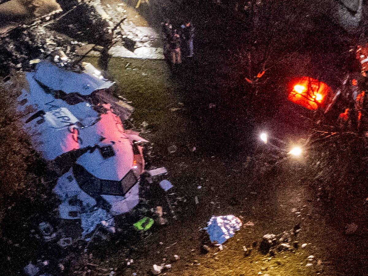 Autoridades recuperan cuerpos de las víctimas de accidente aéreo en Brasil