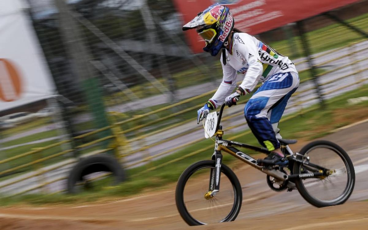La medallista olímpica y campeona mundial y Carlos Maio Oquendo estuvieron presentes en el Festival de Verano 2014 que estuvo pasado por lluvia.