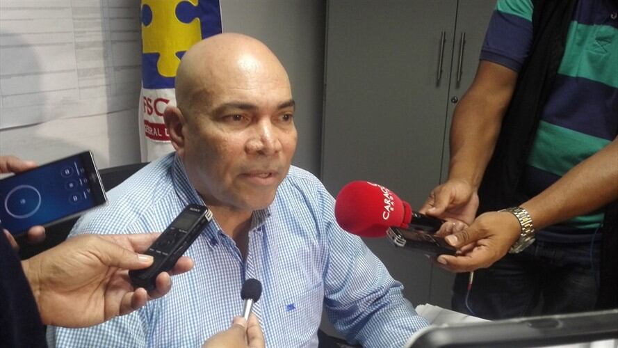 Vicente Guzmán Herrera aseguró que la decisión del juez en la audiencia del alcalde Rafael Martínez y el ex alcalde Carlos Caicedo,  fue desatinada, arbitraria y no tiene presentación. Foto: Lizbeth Rodríguez  (W Radio)