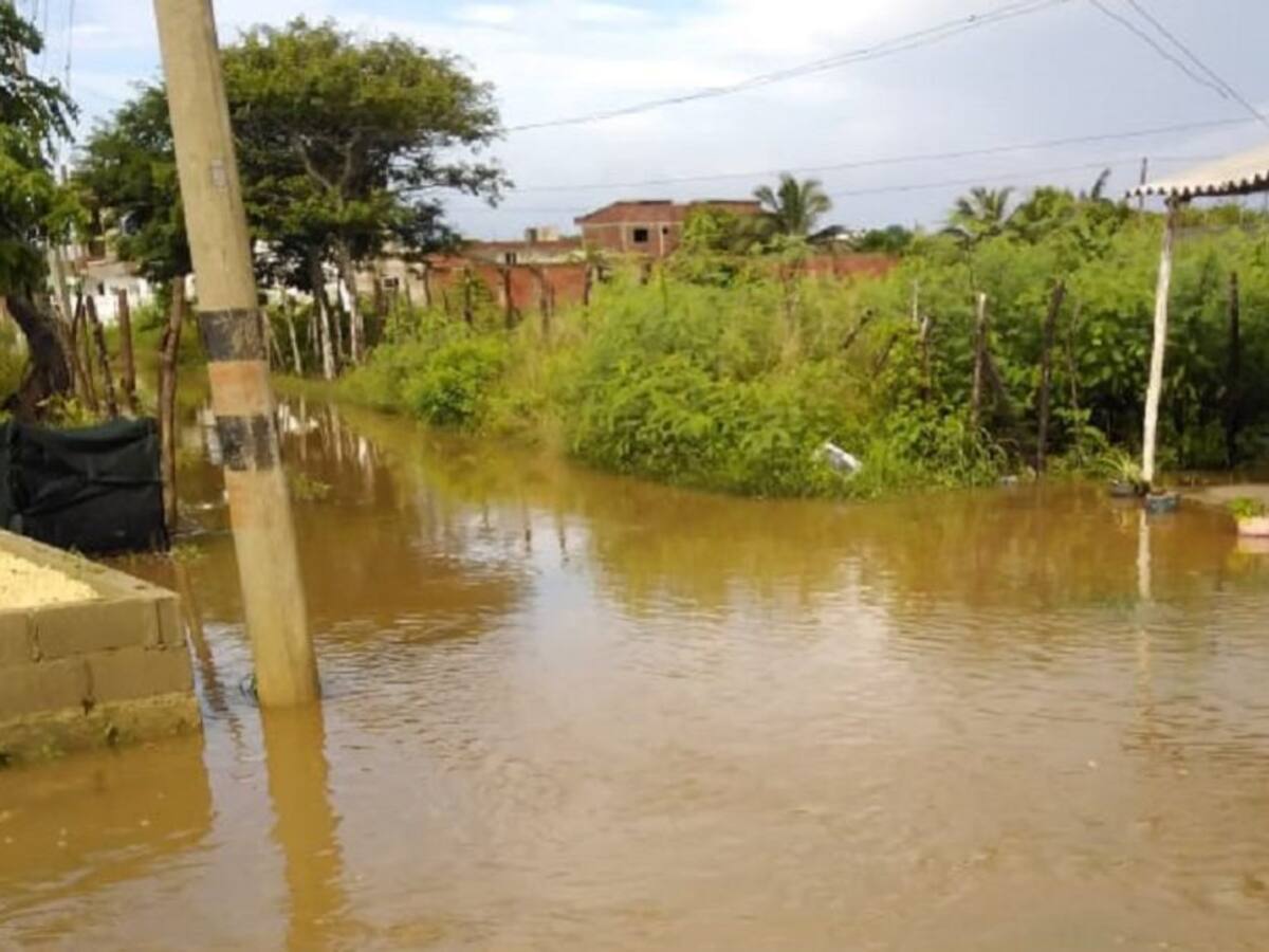 Fuertes lluvias provocan inundaciones en un corregimiento de Cartagena