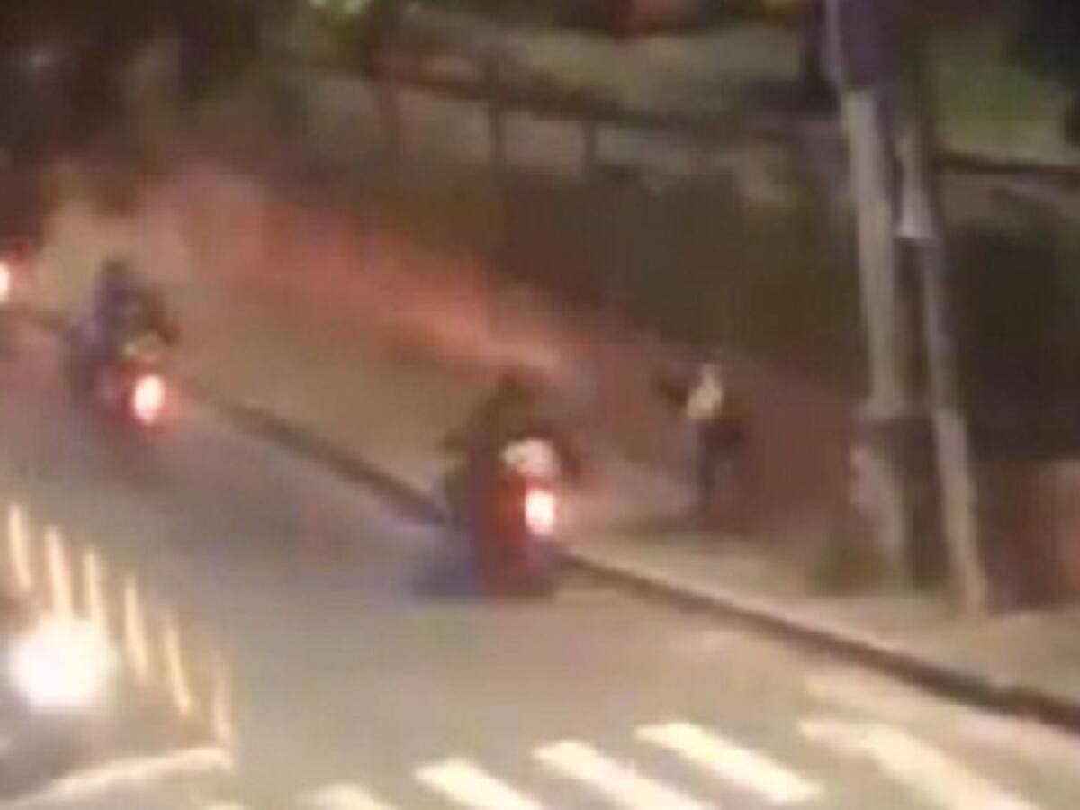 VIDEO: Las versiones sobre el ataque de policía a joven en Versalles