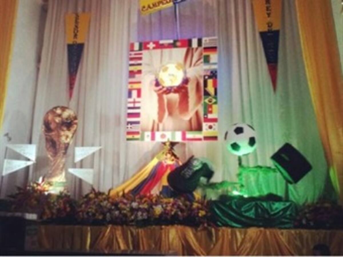 Iglesia en Envigado adornó el Santísimo con figuras del Mundial de fútbol