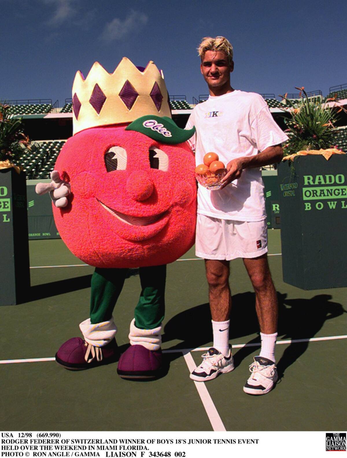Roger Federer de 18 años  ganó el evento de tenis celebrado durante el fin de semana en Miami Florida. Diciembre 1998. 