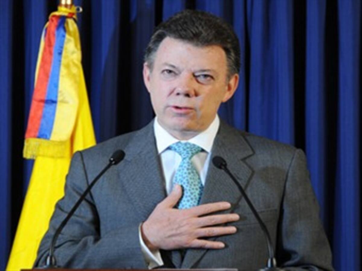 Santos plantea como retos: Trabajo, salud y seguridad