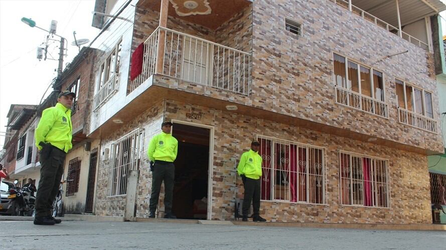 Seis bienes presuntamente relacionados con la banda criminal “La 40”, fueron ocupados con fines de extinción de dominio. Foto: Policía